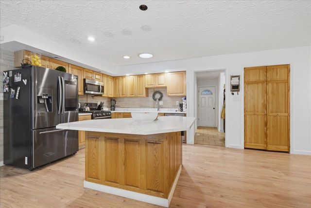 228 Oakwood Drive, Evansdale, IA 50707