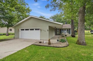 228 Oakwood Drive, Evansdale, IA 50707