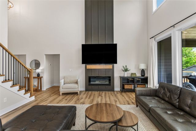 1540 NW Bull Run Court, Waukee, IA 50263