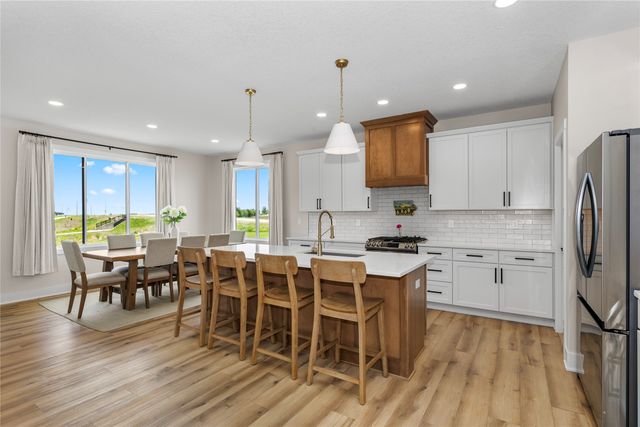 1540 NW Bull Run Court, Waukee, IA 50263
