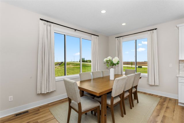 1540 NW Bull Run Court, Waukee, IA 50263