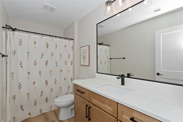 1540 NW Bull Run Court, Waukee, IA 50263
