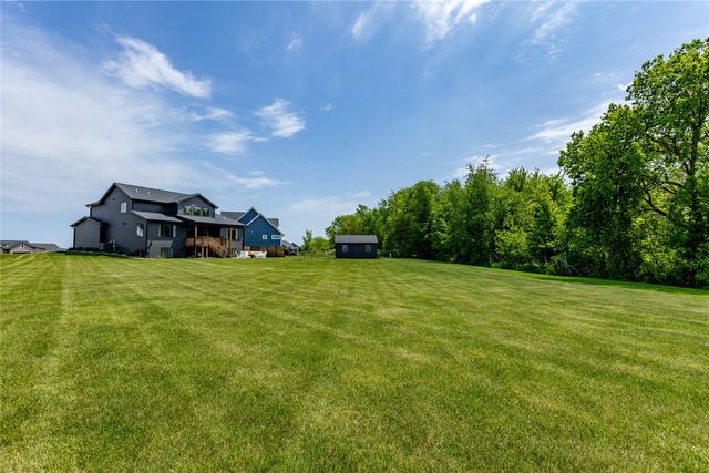 1540 NW Bull Run Court, Waukee, IA 50263