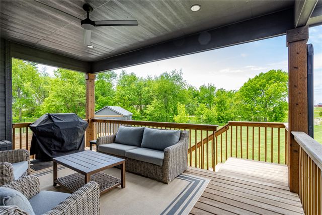 1540 NW Bull Run Court, Waukee, IA 50263