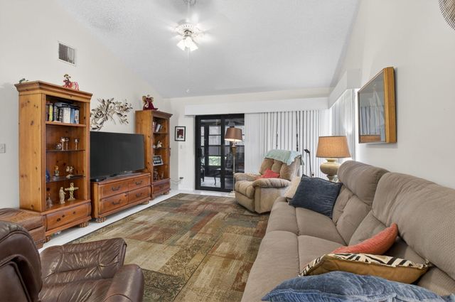 4790 Brighton Lakes Boulevard, Boynton Beach, FL 33436