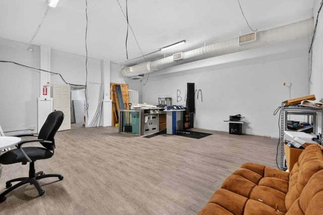 1005 W Broadway Avenue, Minneapolis, MN 55411