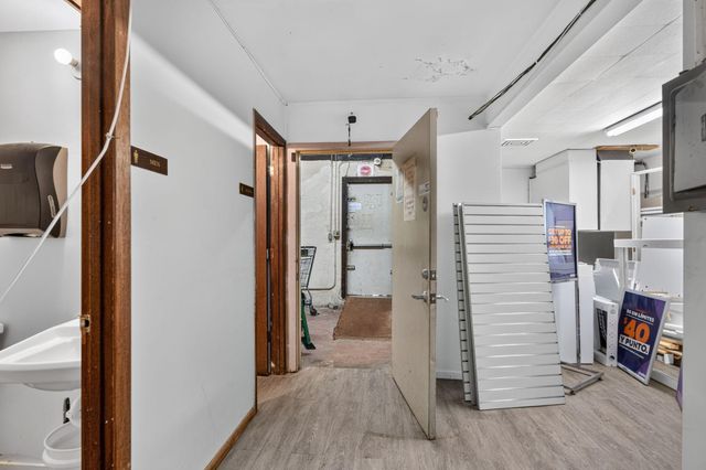 1005 W Broadway Avenue, Minneapolis, MN 55411
