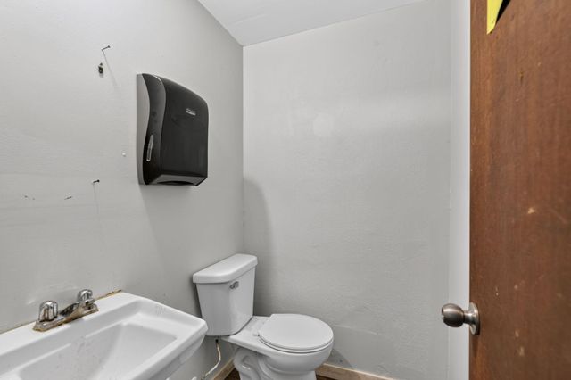 1005 W Broadway Avenue, Minneapolis, MN 55411