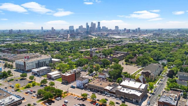 1005 W Broadway Avenue, Minneapolis, MN 55411