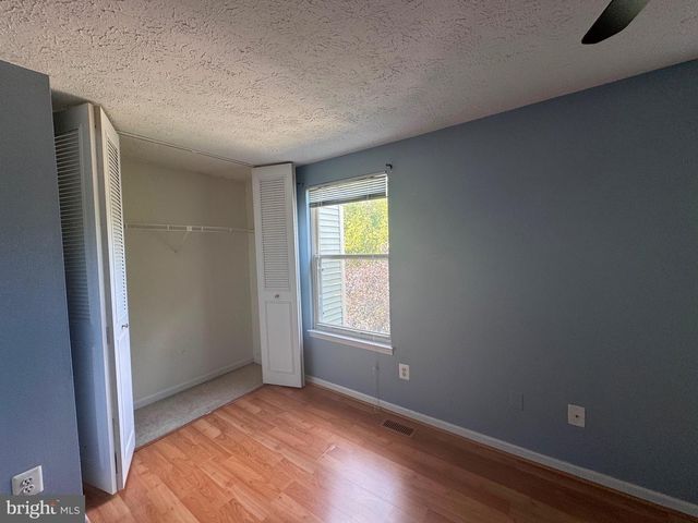 1727 SUNDANCE DR, Reston, VA 20194