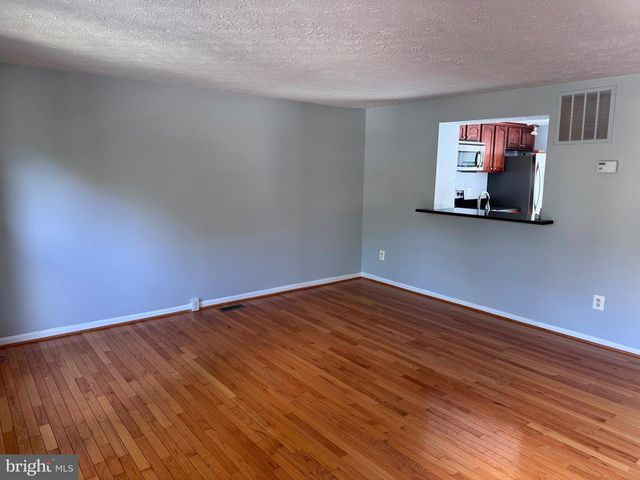 1727 SUNDANCE DR, Reston, VA 20194