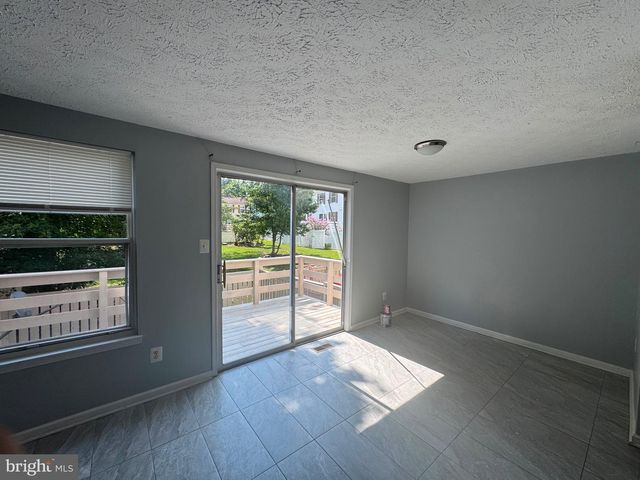 1727 SUNDANCE DR, Reston, VA 20194