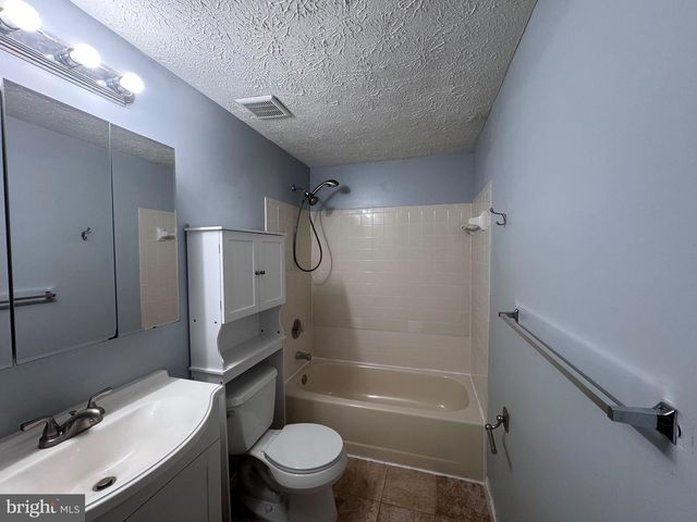 1727 SUNDANCE DR, Reston, VA 20194