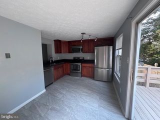 1727 SUNDANCE DR, Reston, VA 20194