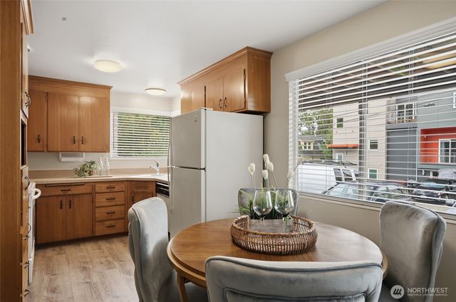3637 Woodlawn Avenue N, Seattle, WA 98103