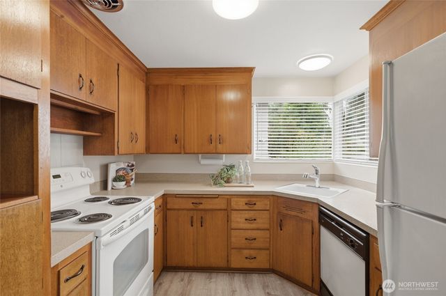 3637 Woodlawn Avenue N, Seattle, WA 98103