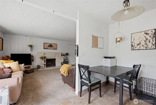 3637 Woodlawn Avenue N, Seattle, WA 98103