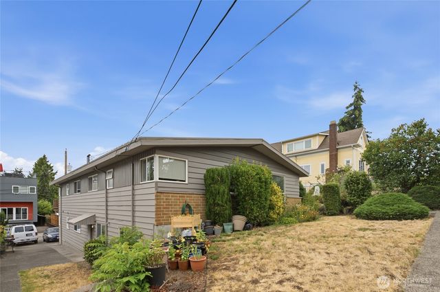 3637 Woodlawn Avenue N, Seattle, WA 98103