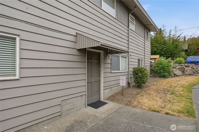 3637 Woodlawn Avenue N, Seattle, WA 98103