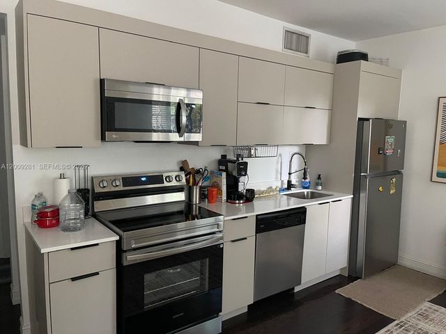 601 11th St 107, Miami Beach, FL 33139