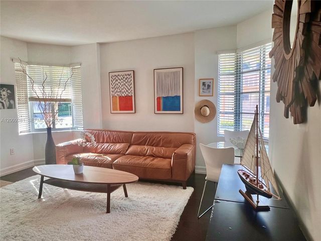 601 11th St 107, Miami Beach, FL 33139