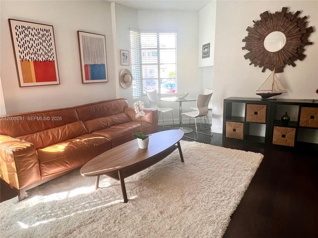 601 11th St 107, Miami Beach, FL 33139