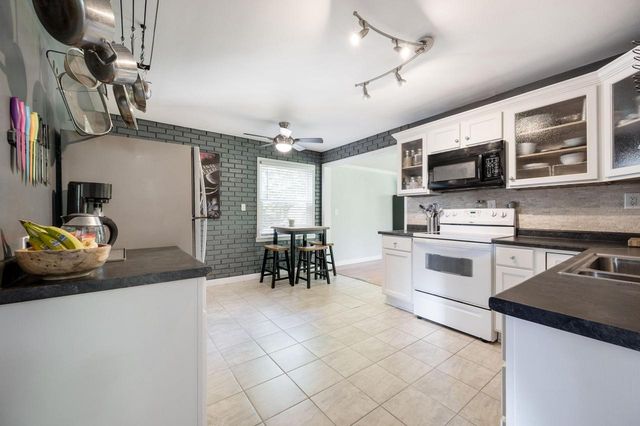 2785 Lilly ROAD, Brookfield, WI 53005