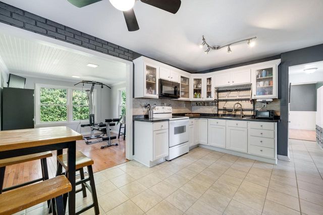 2785 Lilly ROAD, Brookfield, WI 53005