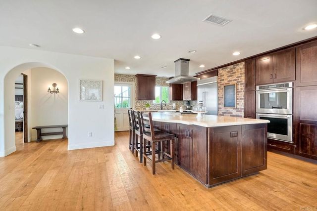 1007 Eolus Avenue, Encinitas, CA 92024