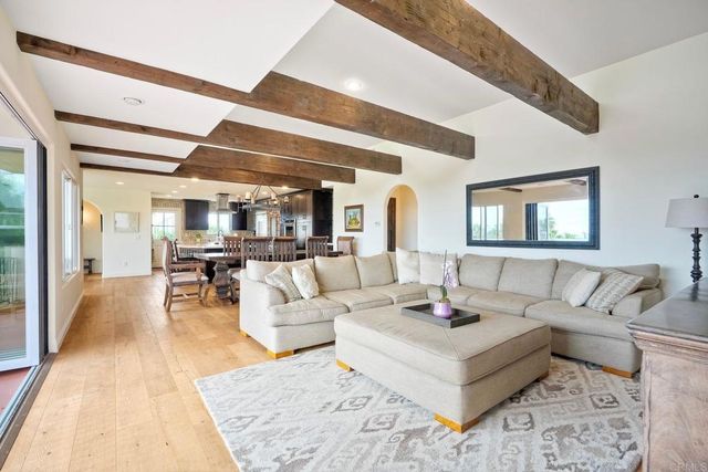 1007 Eolus Avenue, Encinitas, CA 92024