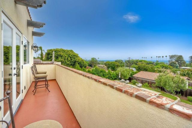 1007 Eolus Avenue, Encinitas, CA 92024