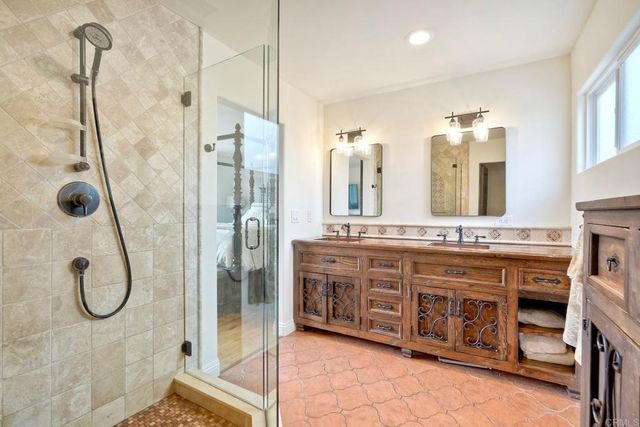 1007 Eolus Avenue, Encinitas, CA 92024