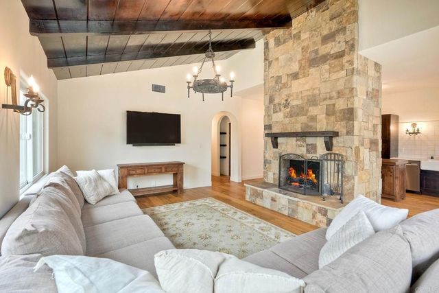 1007 Eolus Avenue, Encinitas, CA 92024