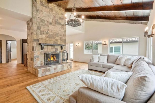 1007 Eolus Avenue, Encinitas, CA 92024