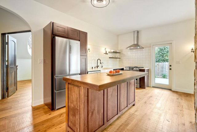 1007 Eolus Avenue, Encinitas, CA 92024