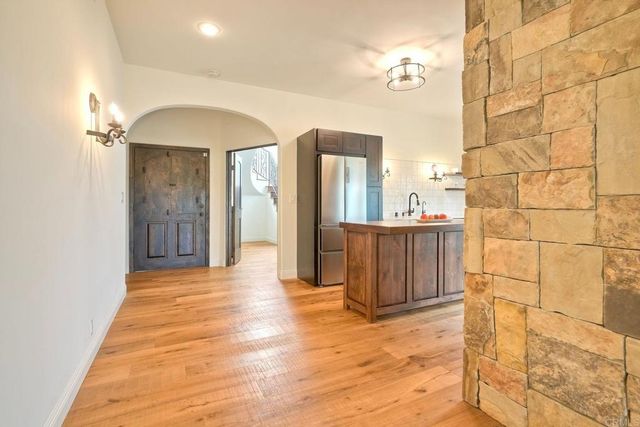 1007 Eolus Avenue, Encinitas, CA 92024