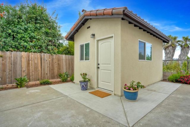 1007 Eolus Avenue, Encinitas, CA 92024