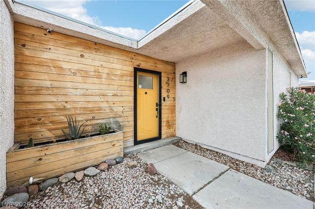 3709 Sunrise Avenue, Las Vegas, NV 89110