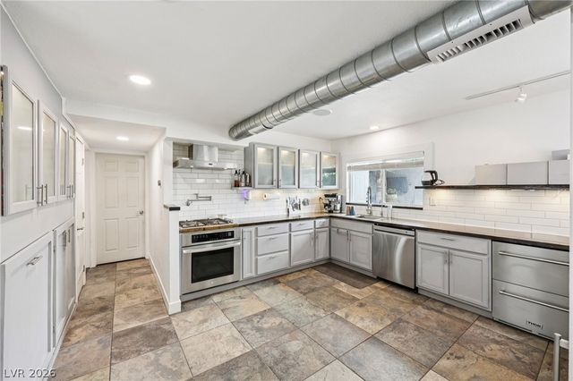 3709 Sunrise Avenue, Las Vegas, NV 89110