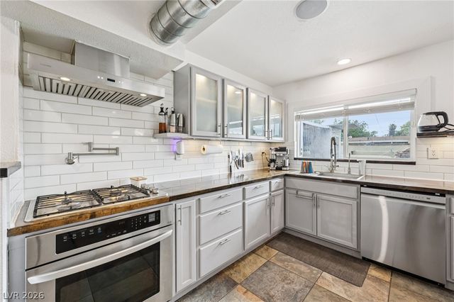 3709 Sunrise Avenue, Las Vegas, NV 89110