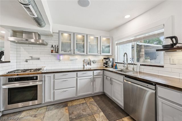 3709 Sunrise Avenue, Las Vegas, NV 89110