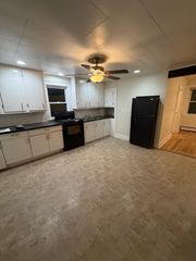 28 1/2 Grove St 2, Salem, MA 01970