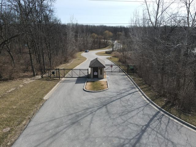 735 Druim Trail, Crown Point, IN 46307