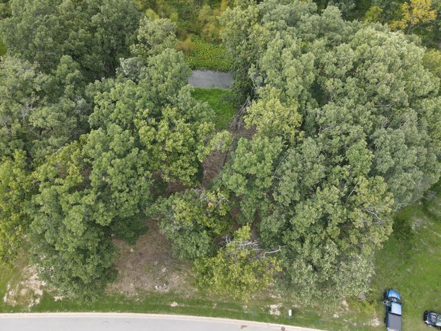 735 Druim Trail, Crown Point, IN 46307