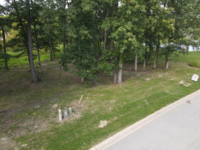 735 Druim Trail, Crown Point, IN 46307