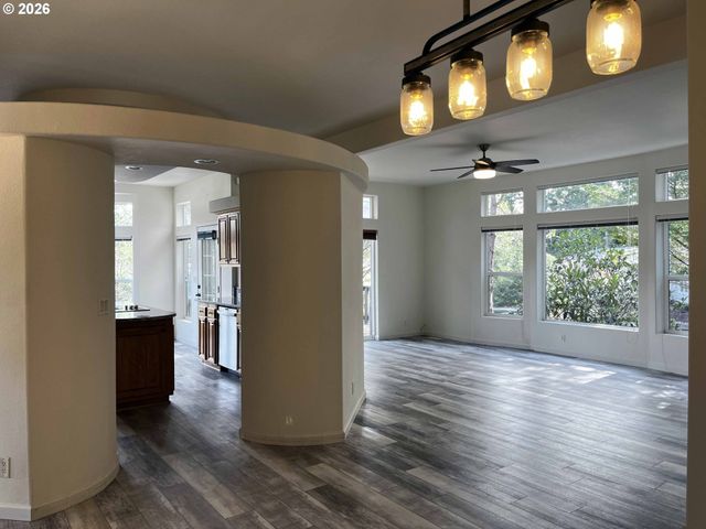 614 38TH Pl, Florence, OR 97439