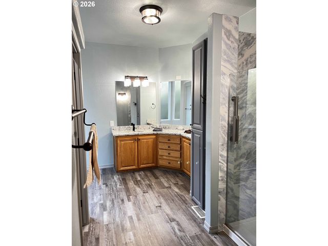 614 38TH Pl, Florence, OR 97439