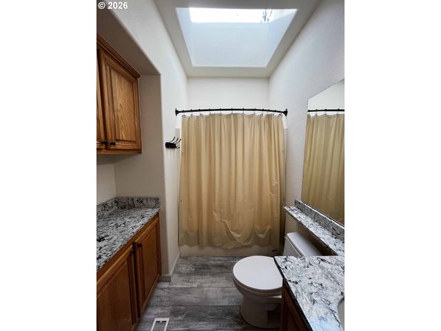 614 38TH Pl, Florence, OR 97439