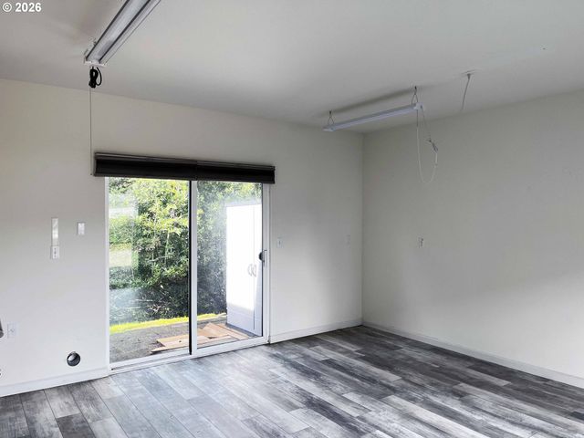 614 38TH Pl, Florence, OR 97439