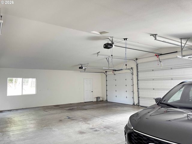 614 38TH Pl, Florence, OR 97439